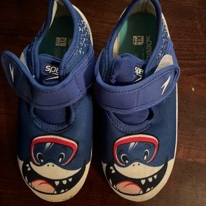 Speedo swim/water shoes